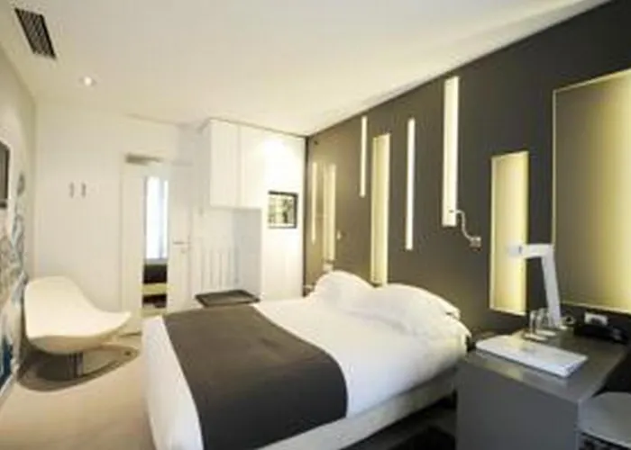 Hotel Arc de Triomphe Etoile à Paris